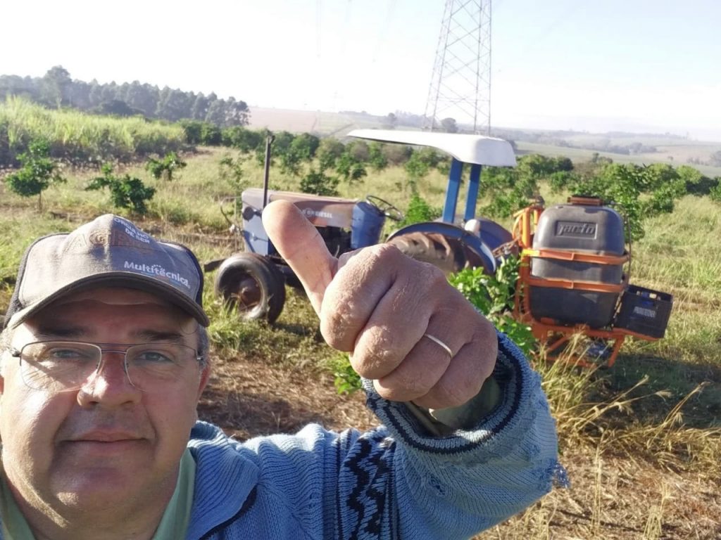 Silvio Benedito Delgado, 50 anos, citricultor e agricultor, entre os bairros dos Frades e Barbosão em Limeira.